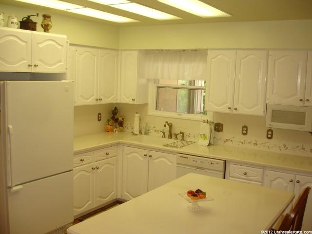 2881 E Melanie Ln S, Uintah, UT 84403 — photo 3