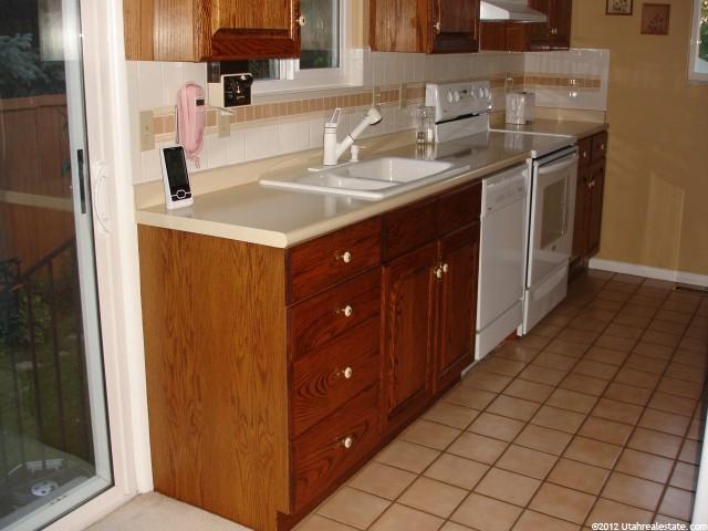 2124 E 4850 S, Holladay, UT 84117 — photo 2