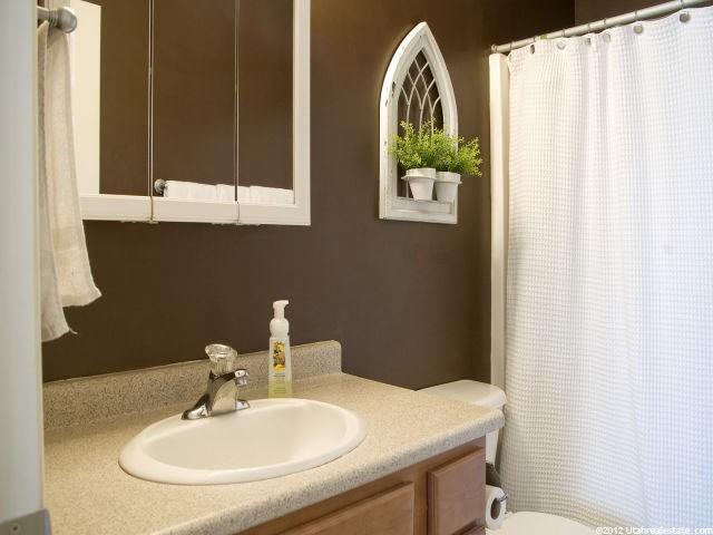 637 Hidden Bluff Cv, Sandy, UT 84070 — photo 10