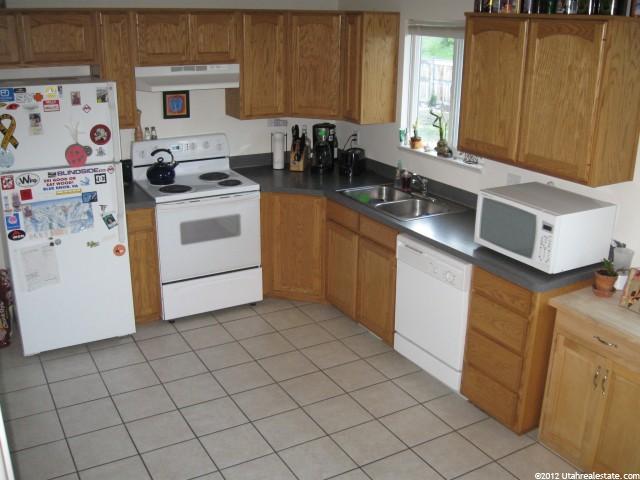 1226 N Willard Peak Cir, Ogden, UT 84404 — photo 4