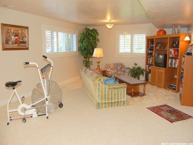 4744 Banbury Ln, Ogden, UT 84403 — photo 9
