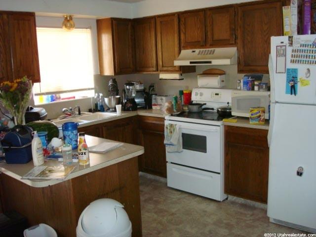 123 S 1300 W, Clearfield, UT 84015 — photo 2
