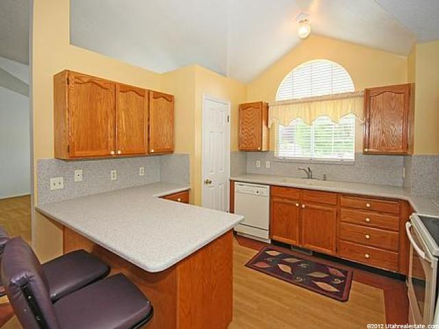 108 Clay Park Dr, Murray, UT 84107 — photo 3