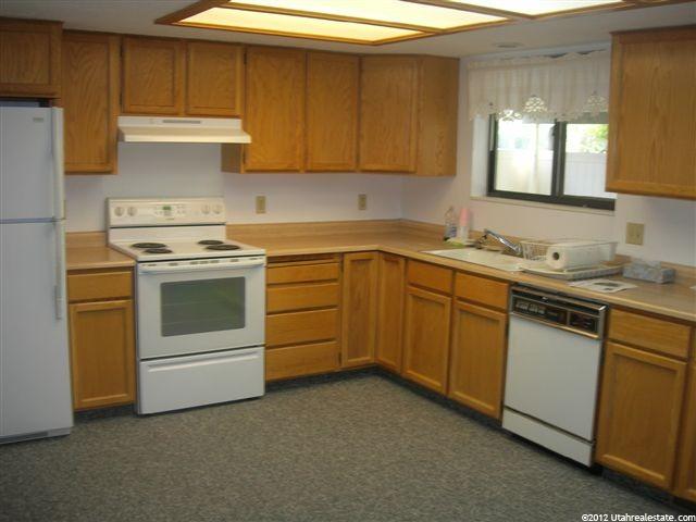477 W 1175 N, Centerville, UT 84014 — photo 2