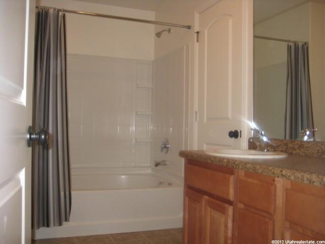 393 E 600 S #G, Vernal, UT 84078 — photo 4