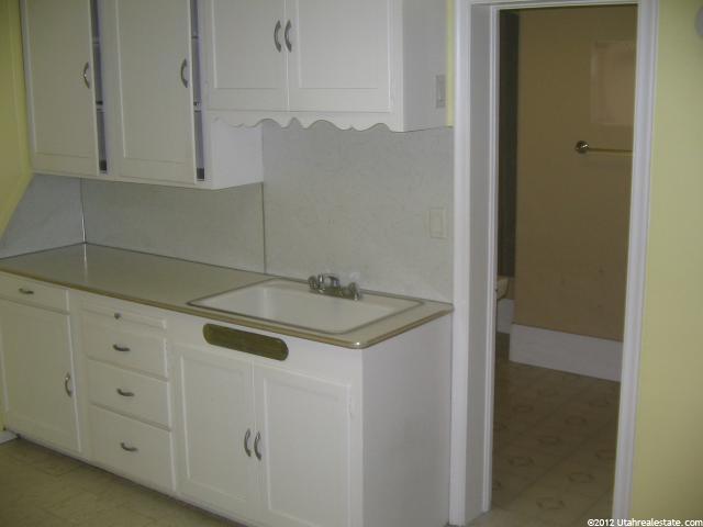 999 E 5600 S, Murray, UT 84121 — photo 5