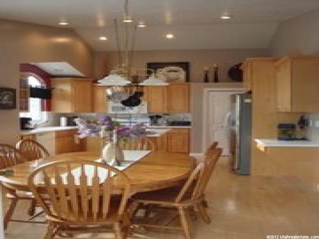 481 W 2025 N, Centerville, UT 84014 — photo 8