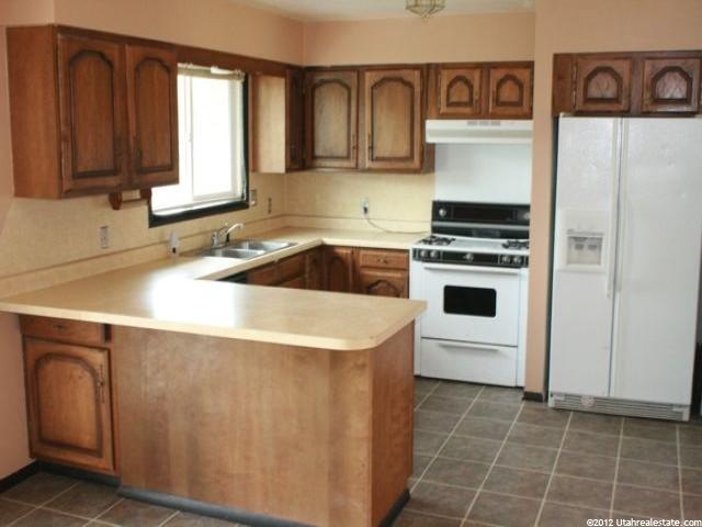 637 S 2100 W, Vernal, UT 84078 — photo 2