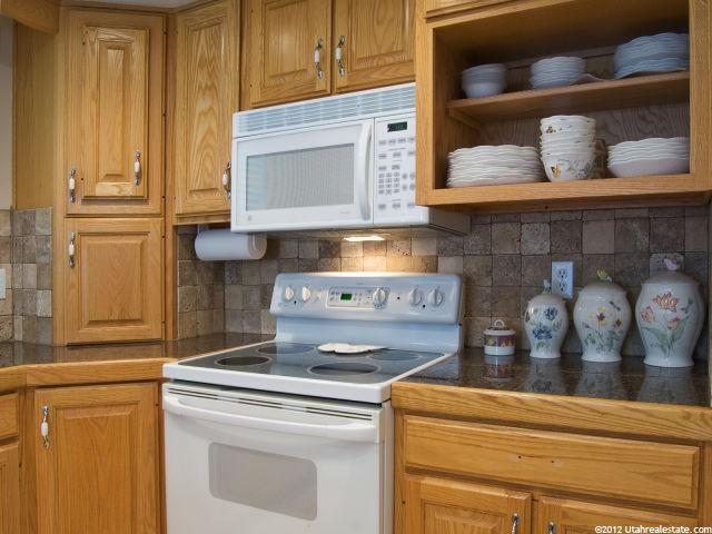 1088 N 2925 W, Layton, UT 84041 — photo 7