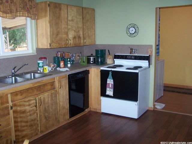 325 W 400 N, Vernal, UT 84078 — photo 2