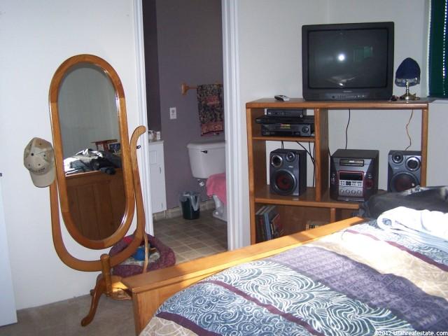 325 W 400 N, Vernal, UT 84078 — photo 4