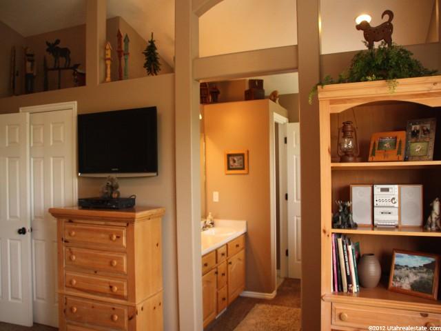 566 E 11125 S, Sandy, UT 84070 — photo 8