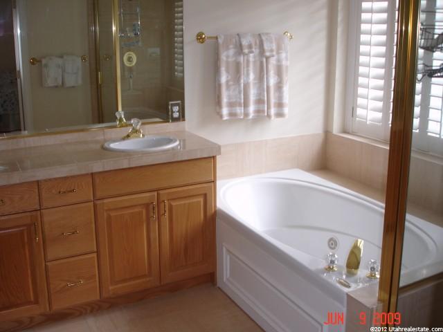 2196 E Iverson Woods Pl, Holladay, UT 84117 — photo 9
