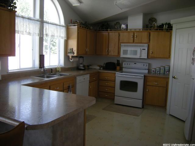 1544 S 1220 W, Vernal, UT 84078 — photo 4
