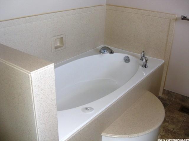584 E 850 S, Centerville, UT 84014 — photo 8