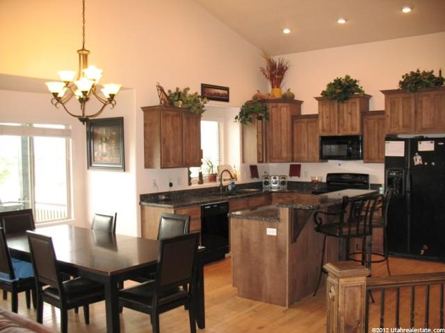 1383 N 3455 W, Clinton, UT 84015 — photo 3