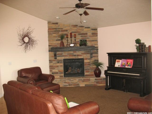 1383 N 3455 W, Clinton, UT 84015 — photo 4