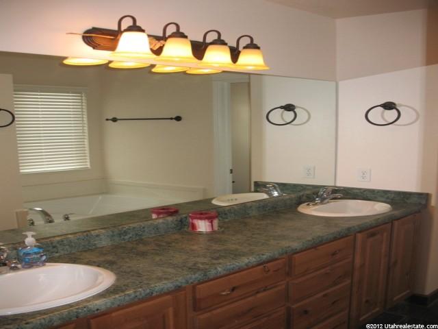 1383 N 3455 W, Clinton, UT 84015 — photo 7