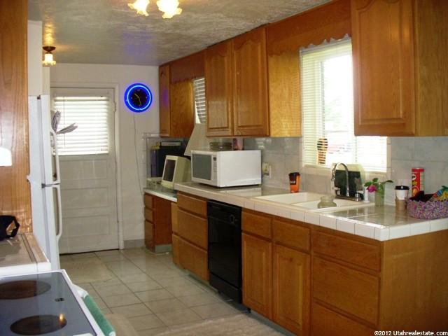 515 Ann St, Clearfield, UT 84015 — photo 2