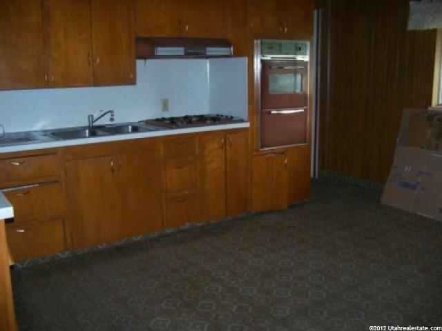 135 Pioneer Ave, Sandy, UT 84070 — photo 2