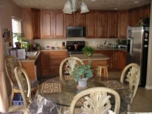 903 W 2010 S, Syracuse, UT 84075 — photo 2