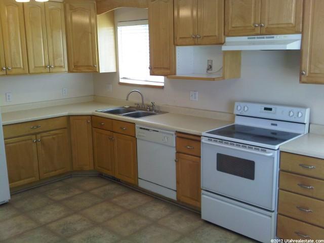1564 N 725 E, Bountiful, UT 84010 — photo 2