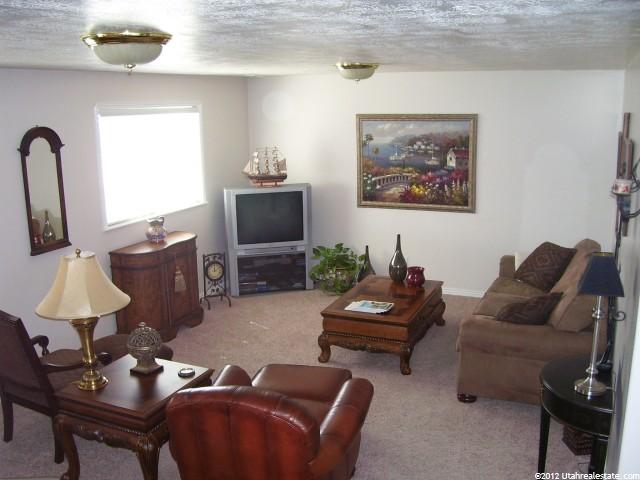 4156 Parker Dr, Riverdale, UT 84405 — photo 6