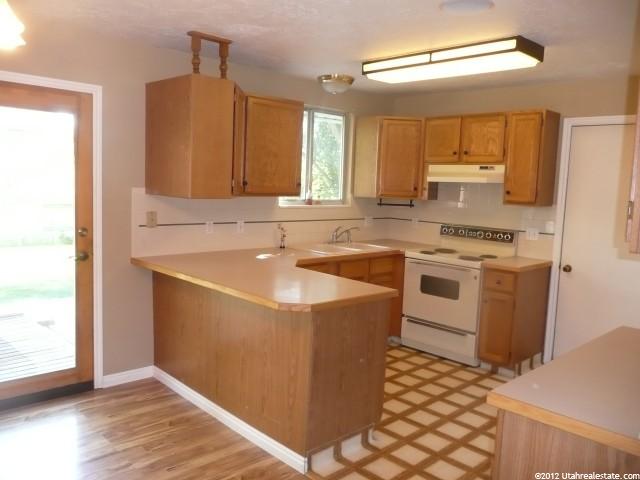 675 W 2250 N, West Bountiful, UT 84087 — photo 2