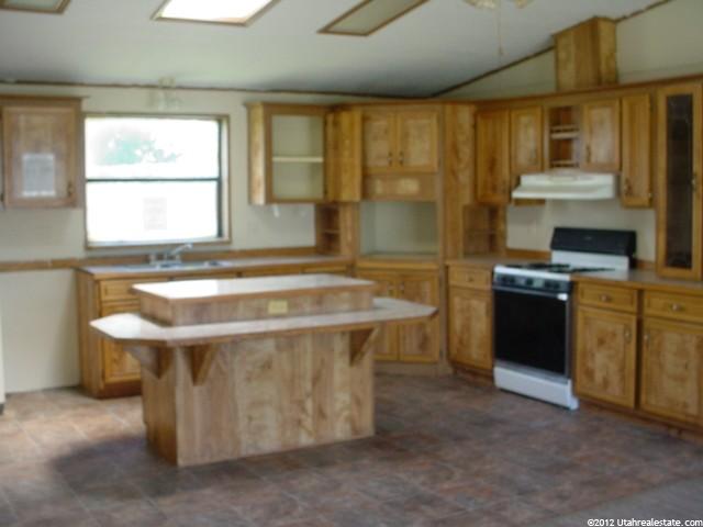 525 W 800 S, Tremonton, UT 84337 — photo 4
