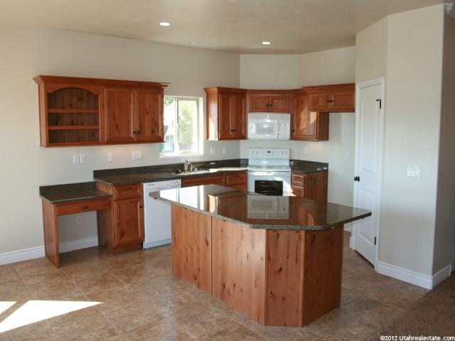 2989 W 1010 N, Clinton, UT 84015 — photo 4
