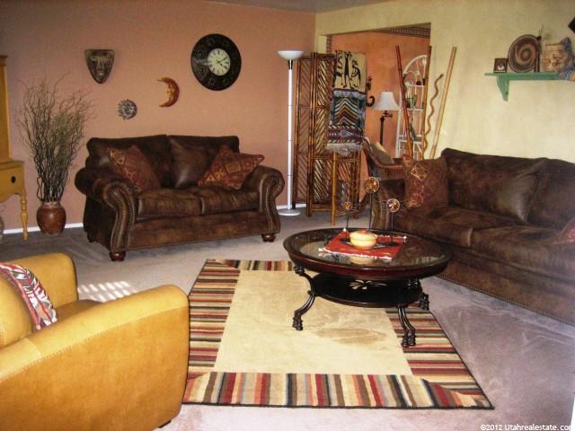 1522 N Parkdale Cir E, Layton, UT 84040 — photo 2