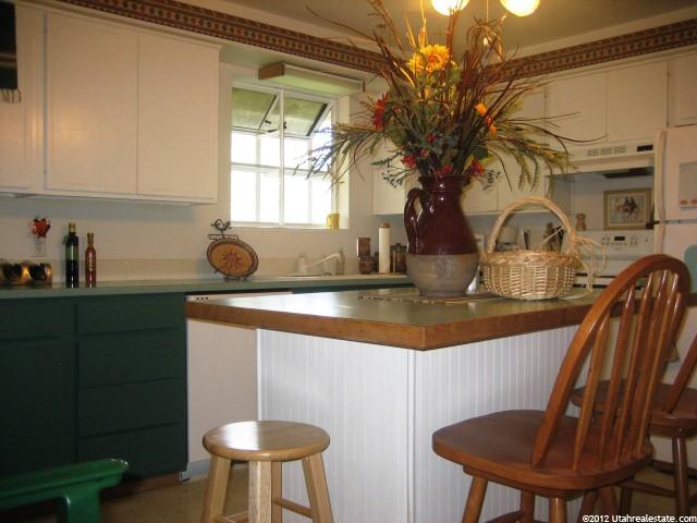 1522 N Parkdale Cir E, Layton, UT 84040 — photo 4