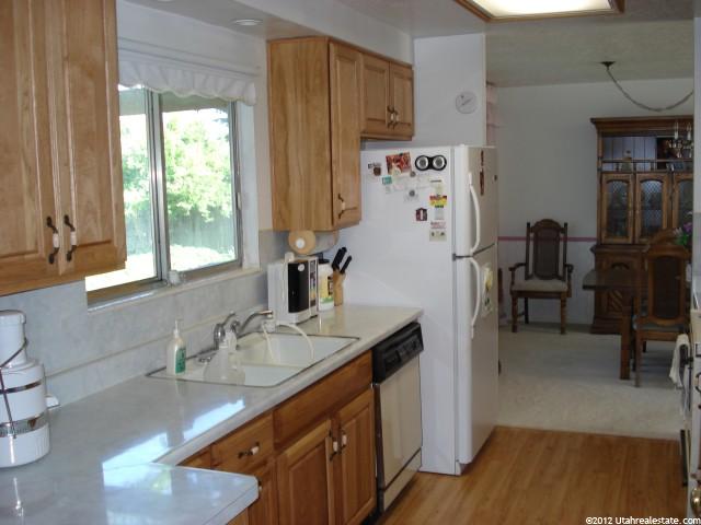 1547 Heather Dr, Layton, UT 84040 — photo 2