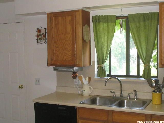 25 W 2025 N, Centerville, UT 84014 — photo 8