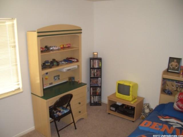 5271 S 2775 W #B, Roy, UT 84067 — photo 11