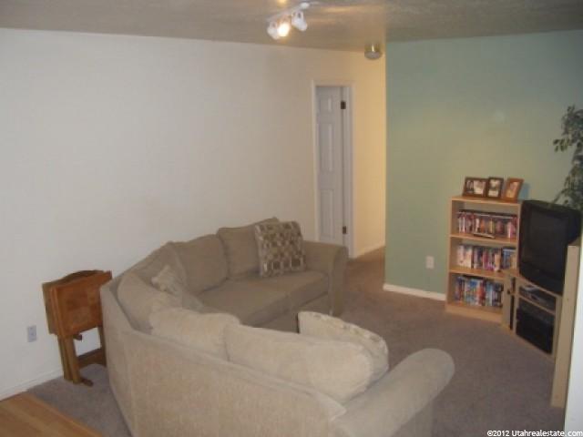 5271 S 2775 W #B, Roy, UT 84067 — photo 6
