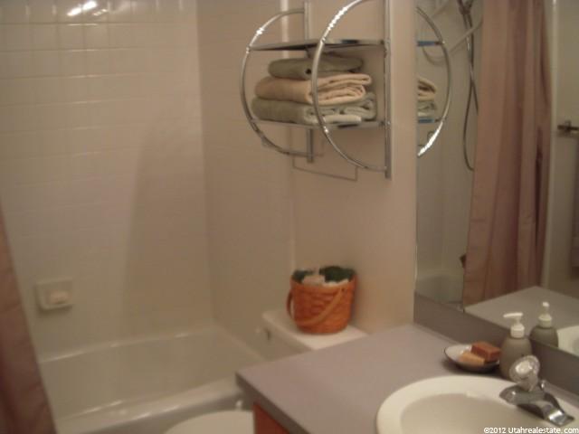 2032 N 1450 E, Layton, UT 84040 — photo 9