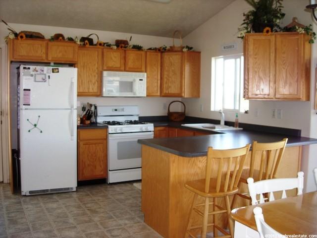 1099 N 1285 W, Clinton, UT 84015 — photo 3