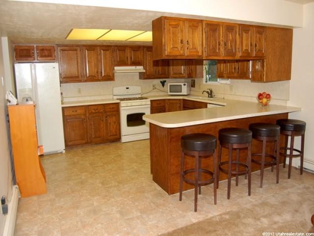 137 S Davis Blvd, Bountiful, UT 84010 — photo 2