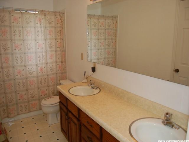 137 S Davis Blvd, Bountiful, UT 84010 — photo 9