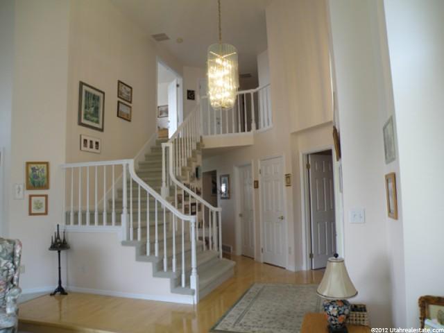 583 E Chelsea Dr, Bountiful, UT 84010 — photo 2