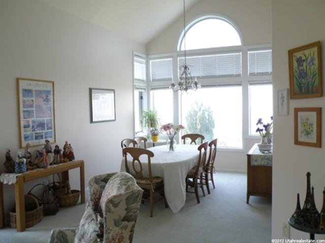 583 E Chelsea Dr, Bountiful, UT 84010 — photo 4