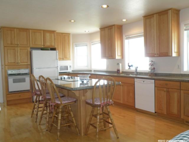 583 E Chelsea Dr, Bountiful, UT 84010 — photo 5