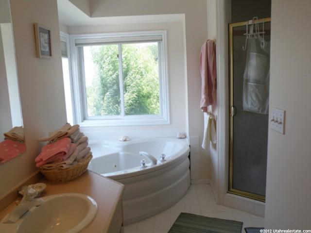 583 E Chelsea Dr, Bountiful, UT 84010 — photo 9