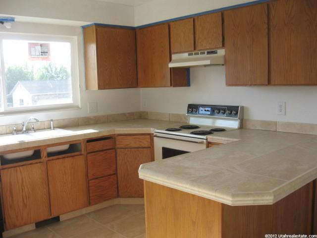 5180 S 2975 W, Roy, UT 84067 — photo 4
