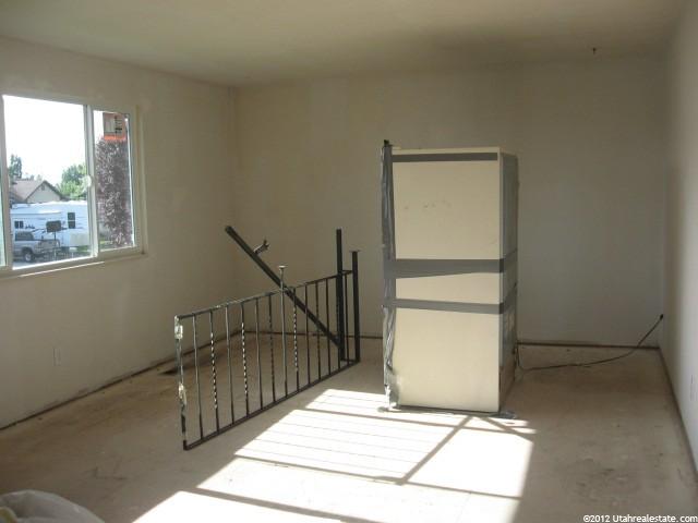 5180 S 2975 W, Roy, UT 84067 — photo 9