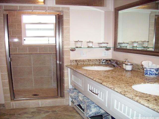 650 N 660 W, West Bountiful, UT 84087 — photo 5