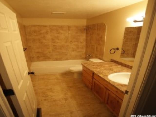 386 W 5000 S, Washington Terrace, UT 84405 — photo 3