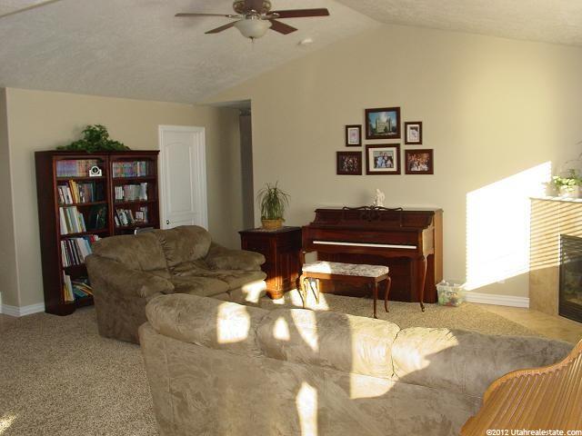 702 E 440 S, Hyrum, UT 84319 — photo 8