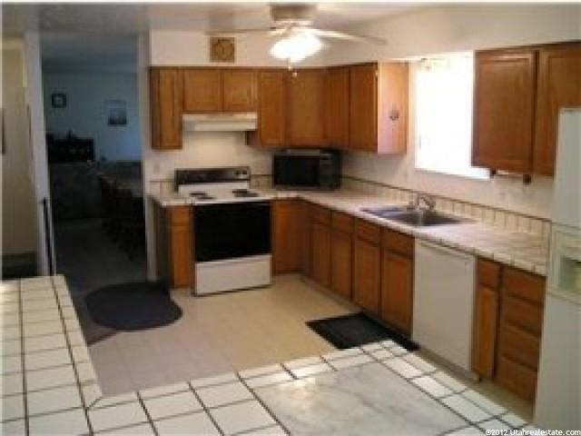 1377 Marbella St, Sandy, UT 84093 — photo 4